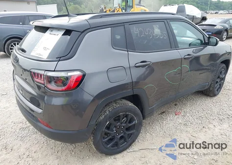 2022 Jeep Compass Altitude 4X4 from USA, damaged, VIN 3C4NJDBBXNT194359